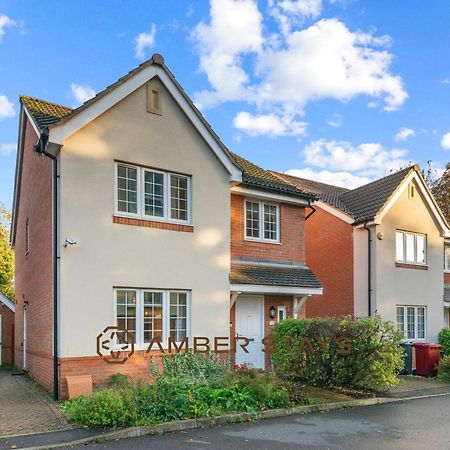 Spacious 5 Bed House In Reading By Amber Stays, Perfect For Business & Contractors, Sleeps 12! Exteriér fotografie