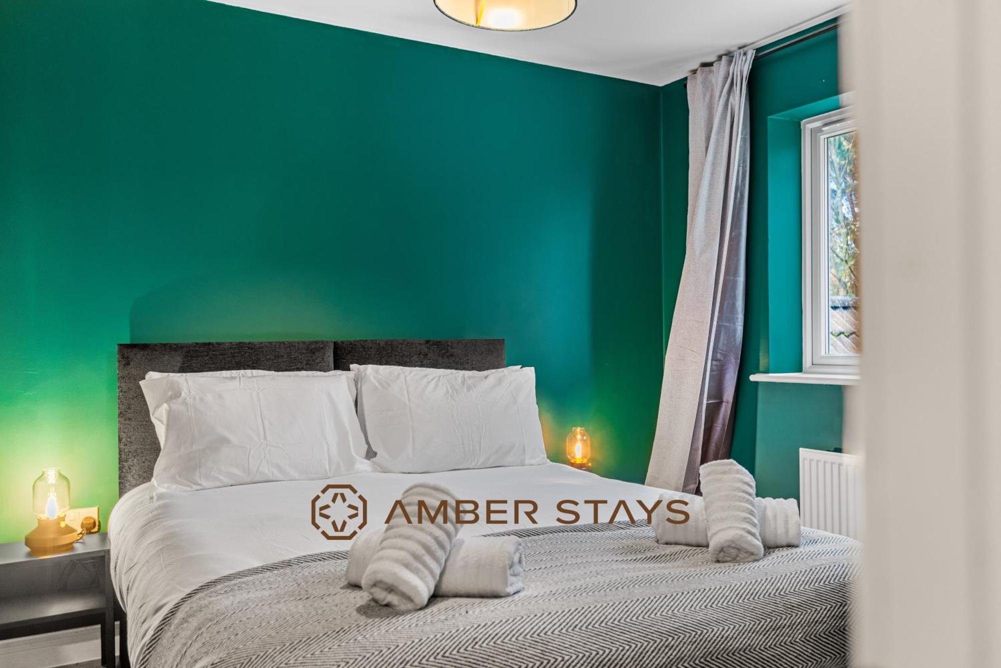 Spacious 5 Bed House In Reading By Amber Stays, Perfect For Business & Contractors, Sleeps 12! Exteriér fotografie