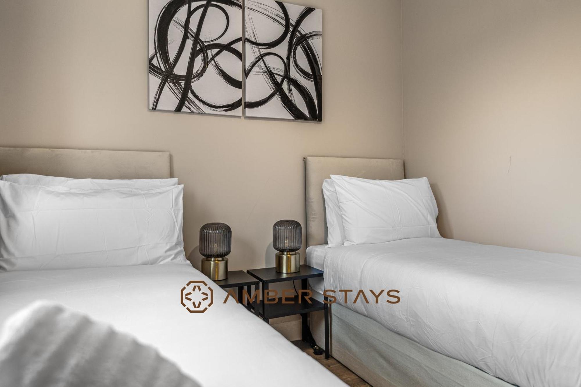 Spacious 5 Bed House In Reading By Amber Stays, Perfect For Business & Contractors, Sleeps 12! Exteriér fotografie