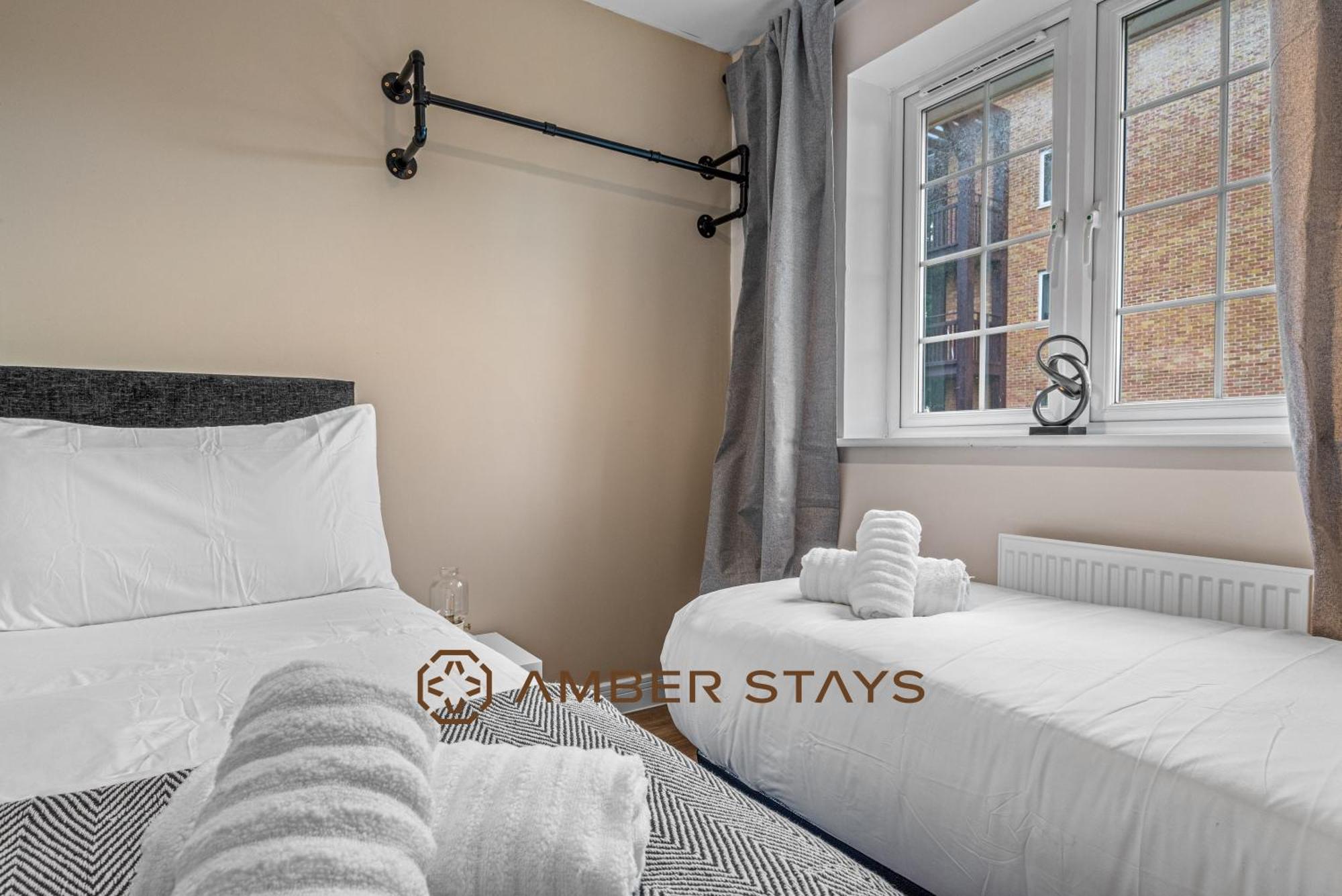 Spacious 5 Bed House In Reading By Amber Stays, Perfect For Business & Contractors, Sleeps 12! Exteriér fotografie