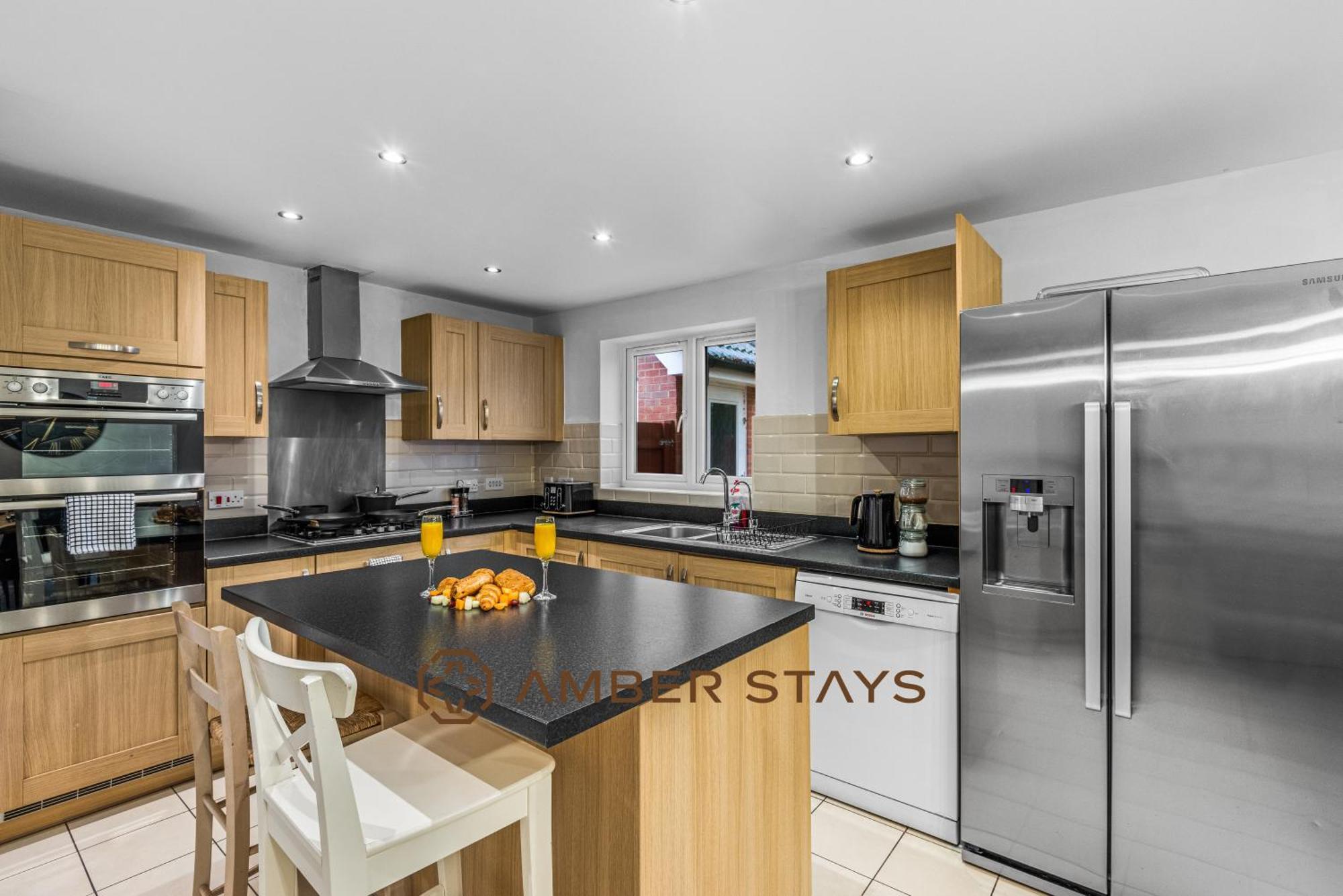 Spacious 5 Bed House In Reading By Amber Stays, Perfect For Business & Contractors, Sleeps 12! Exteriér fotografie