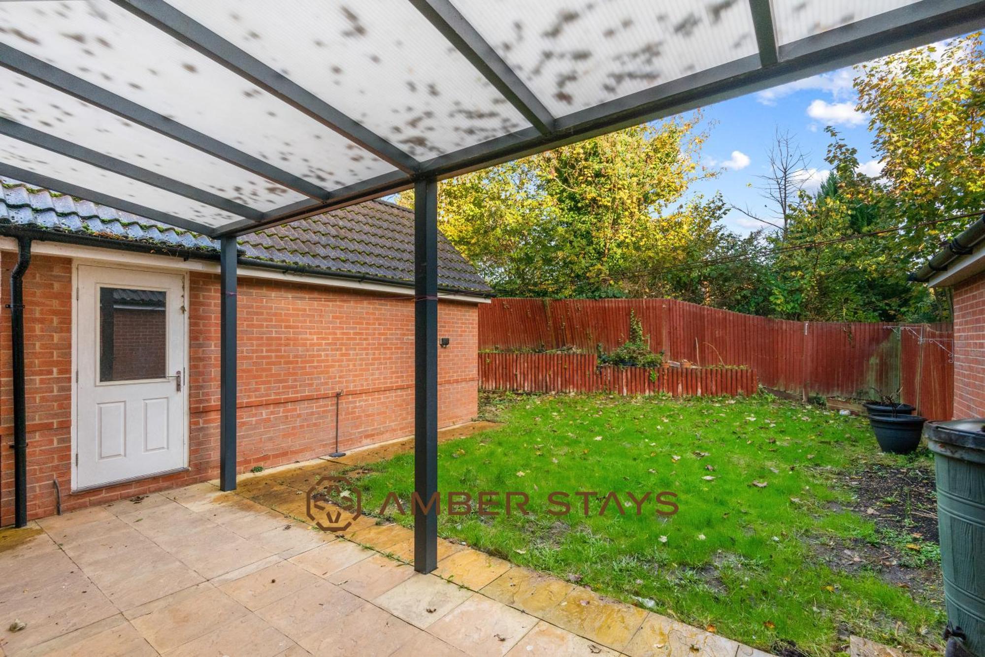 Spacious 5 Bed House In Reading By Amber Stays, Perfect For Business & Contractors, Sleeps 12! Exteriér fotografie