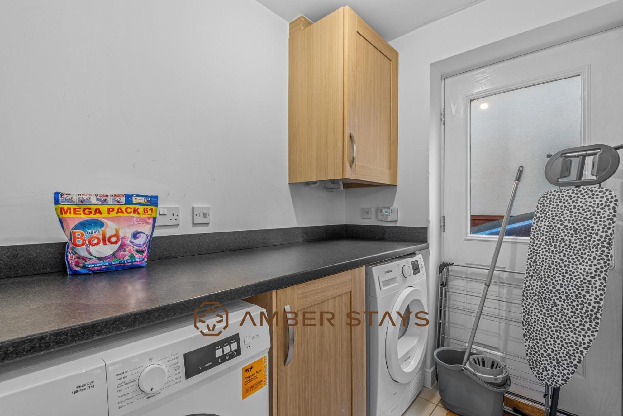 Spacious 5 Bed House In Reading By Amber Stays, Perfect For Business & Contractors, Sleeps 12! Exteriér fotografie