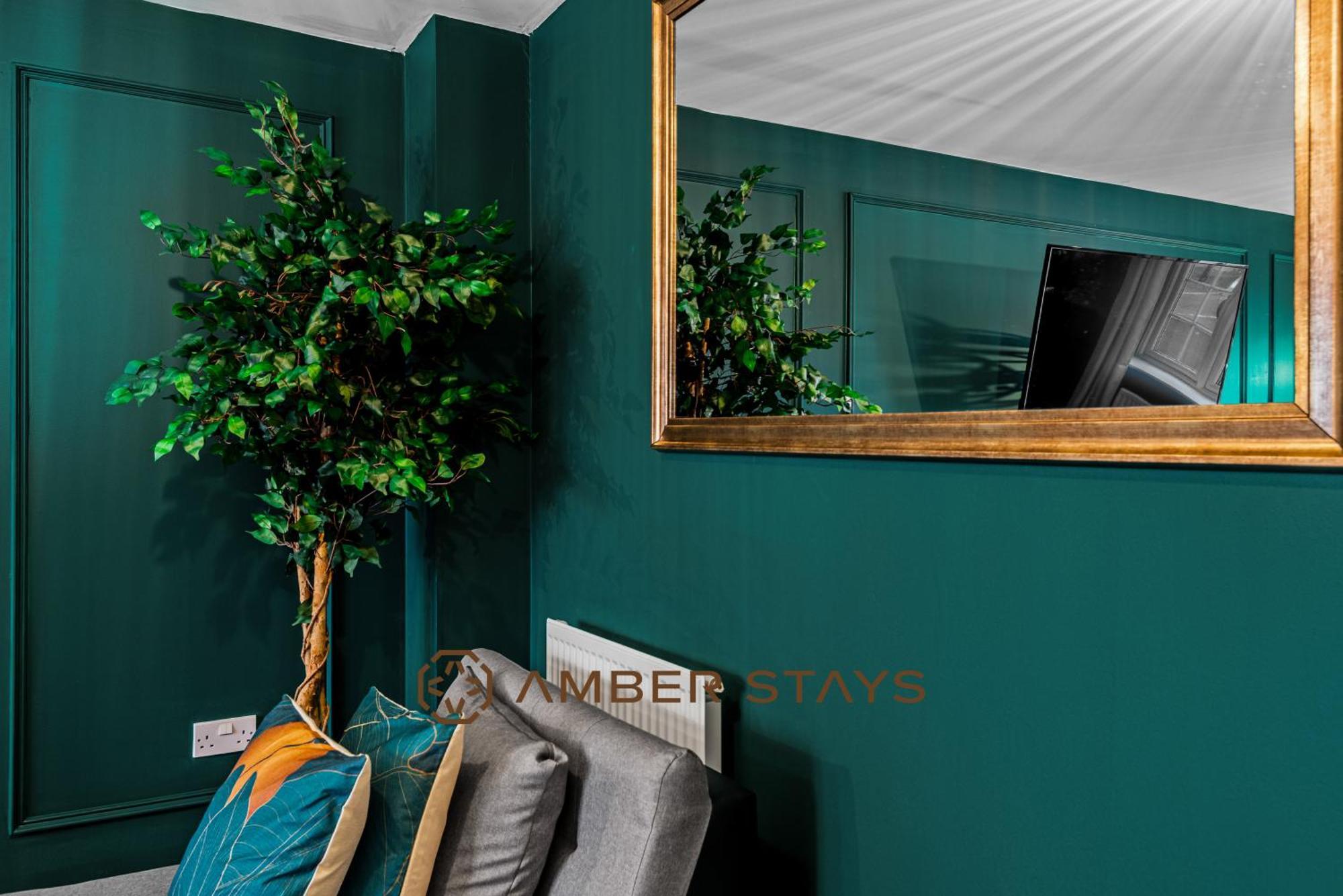 Spacious 5 Bed House In Reading By Amber Stays, Perfect For Business & Contractors, Sleeps 12! Exteriér fotografie
